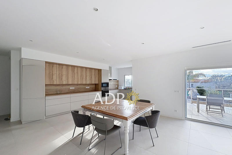 Maison - 128 m² - 4 pièces