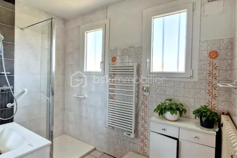 Maison traditionnelle - 85 m² - 5 pièces