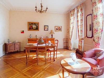 Appartement ancien - 86 m² - 3 pièces