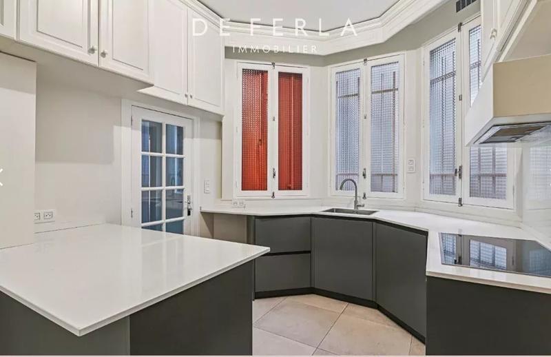 Appartement - 172 m² - 5 pièces