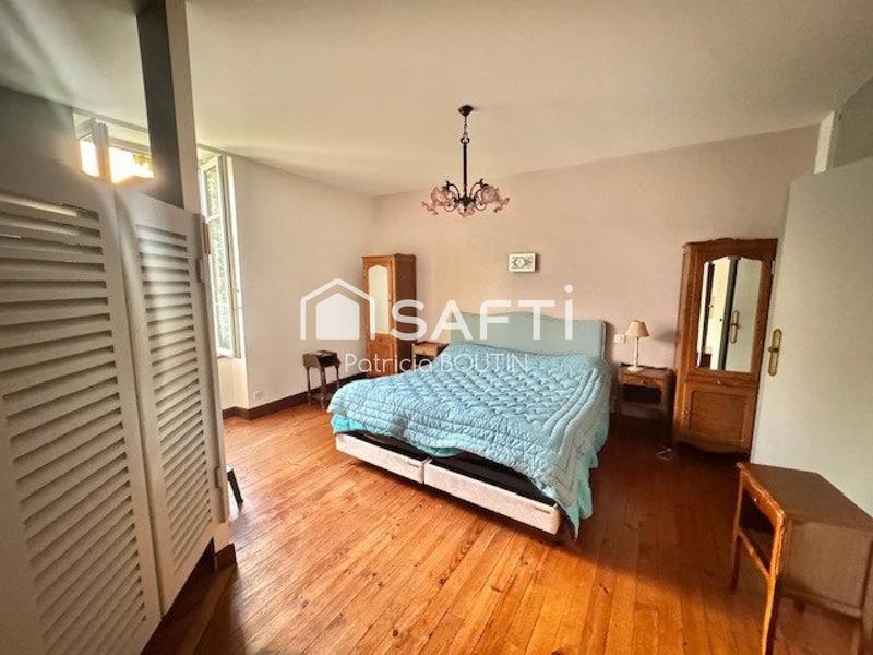 Maison de maîtres - 302 m² - 9 pièces