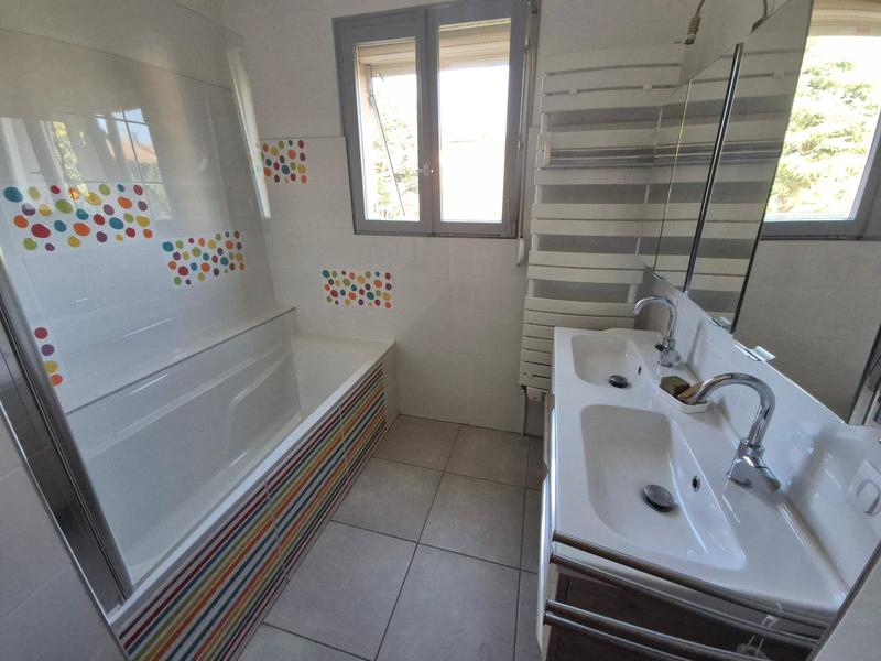 Maison - 166 m² - 8 pièces