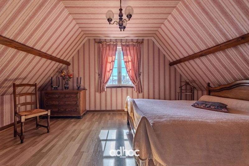 Maison traditionnelle - 180 m² - 8 pièces