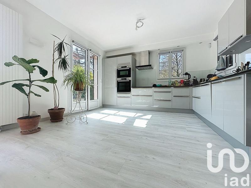 Maison - 200 m² - 7 pièces