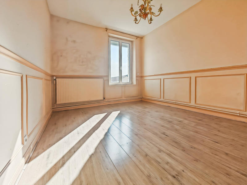 Maison - 195 m² - 6 pièces