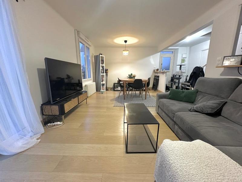 Maison - 95 m² - 5 pièces