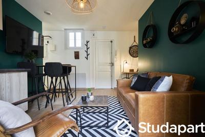 Chambre - 10 m² - 1 pièce