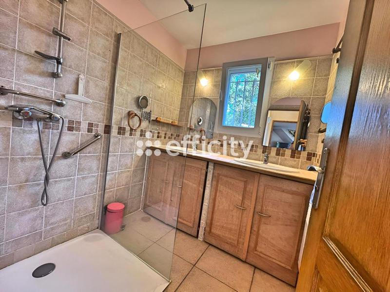 Pavillon - 160 m² - 5 pièces