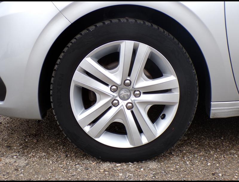 Peugeot 208 Ptech 82 Style Bvm