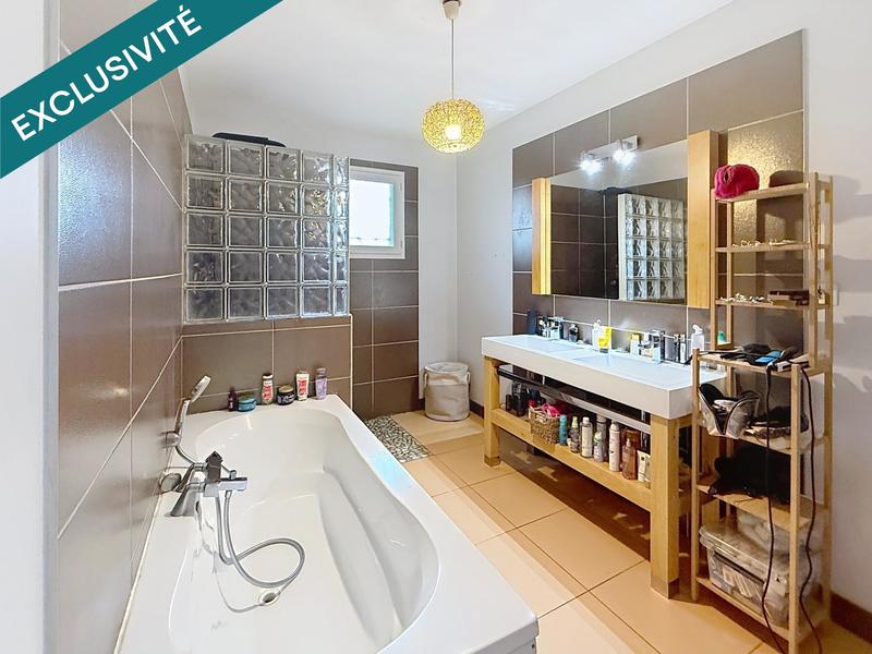 Maison - 102 m² - 4 pièces