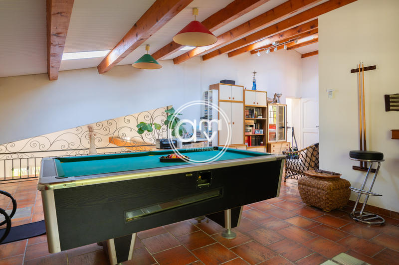 Villa - 326 m² - 11 pièces