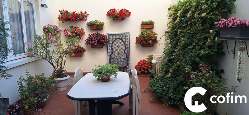 Maison - 175 m² - 10 pièces