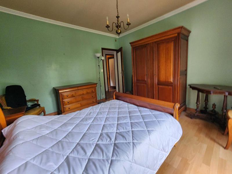 Maison - 216 m² - 7 pièces