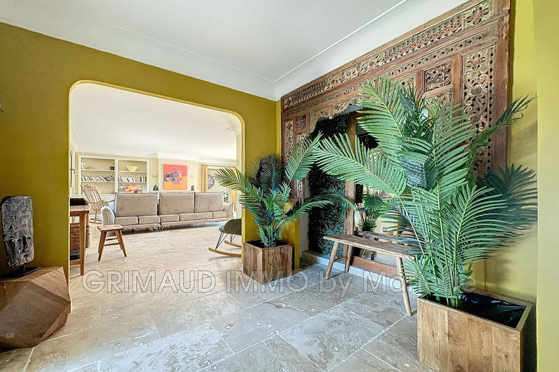 Villa - 308 m² - 8 pièces