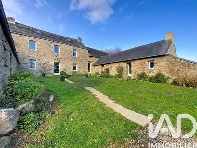 Maison - 240 m² - 9 pièces