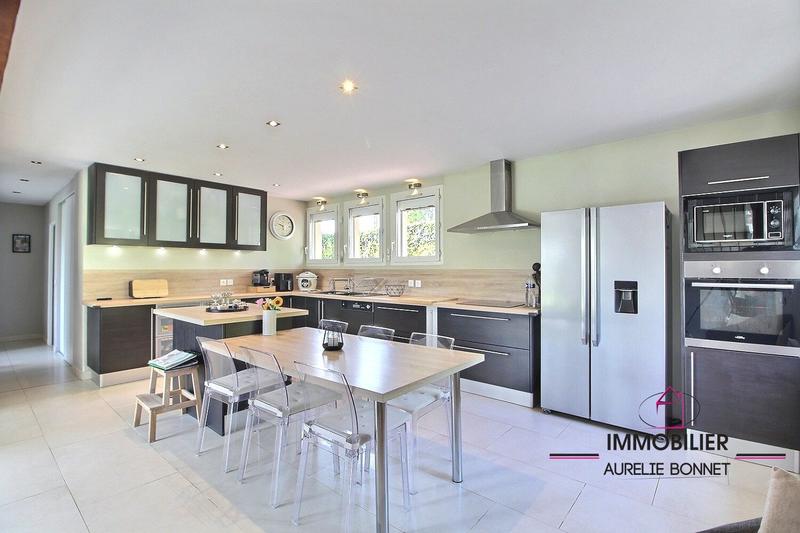 Maison - 95 m² - 5 pièces