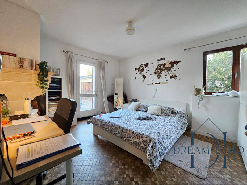 Villa - 168 m² - 10 pièces