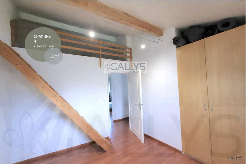 Maison traditionnelle - 158 m² - 5 pièces