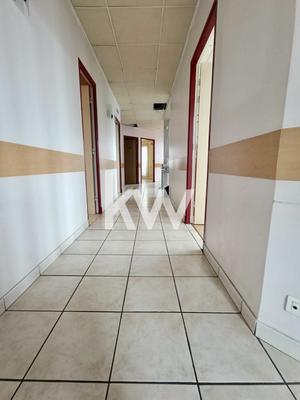 Magasins - 308 m² - 16 pièces