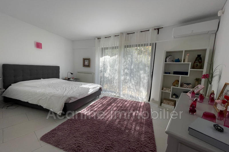 Villa - 220 m² - 6 pièces