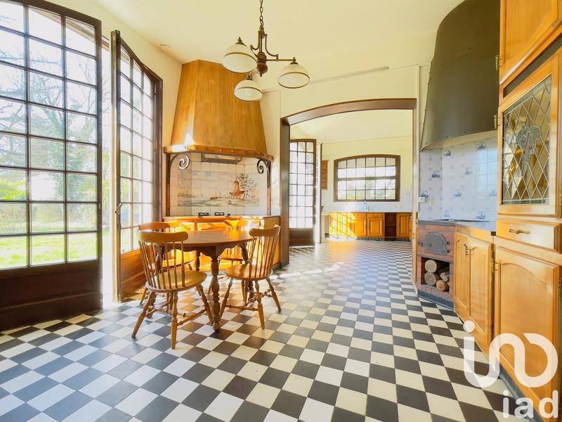 Maison - 209 m² - 7 pièces