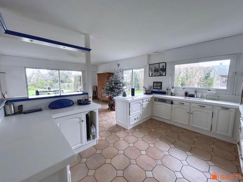 Maison - 220 m² - 8 pièces