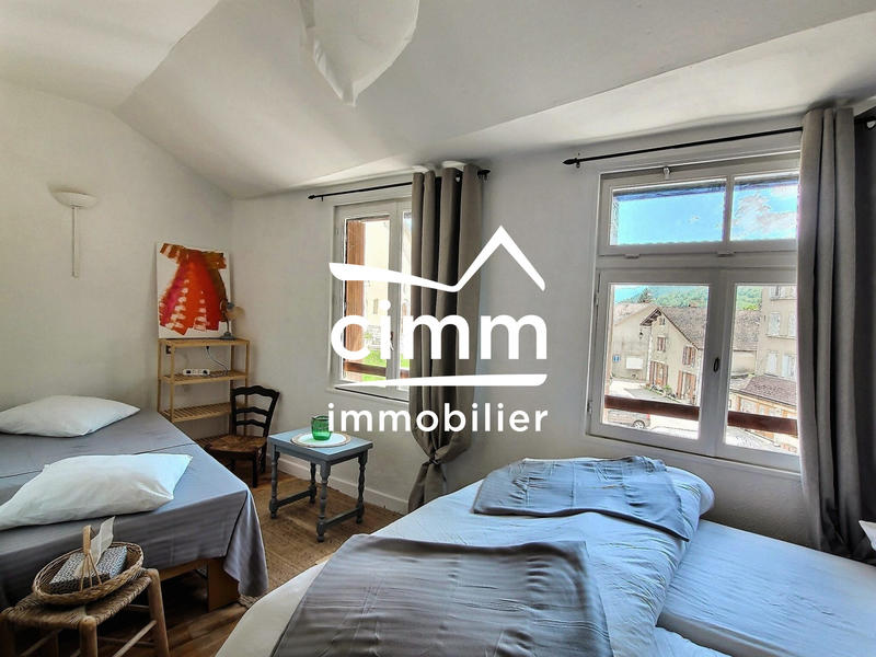 Maison ancienne - 354 m² - 8 pièces