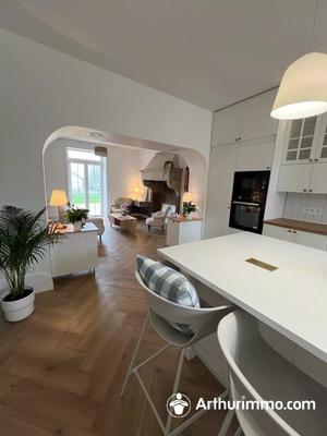 Maison - 220 m² - 8 pièces