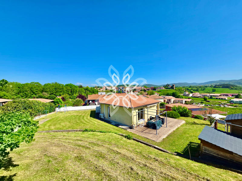 Maison - 90 m² - 4 pièces