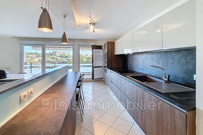 Appartement - 75 m² - 3 pièces