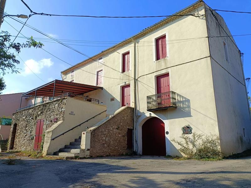 Maison - 330 m² - 10 pièces