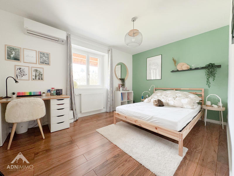 Maison - 333 m² - 10 pièces