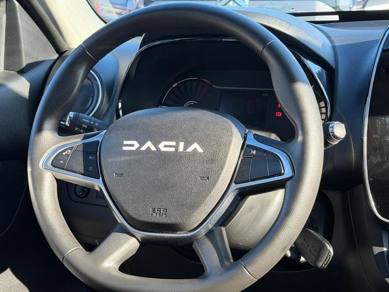 Dacia Spring Essential -23b