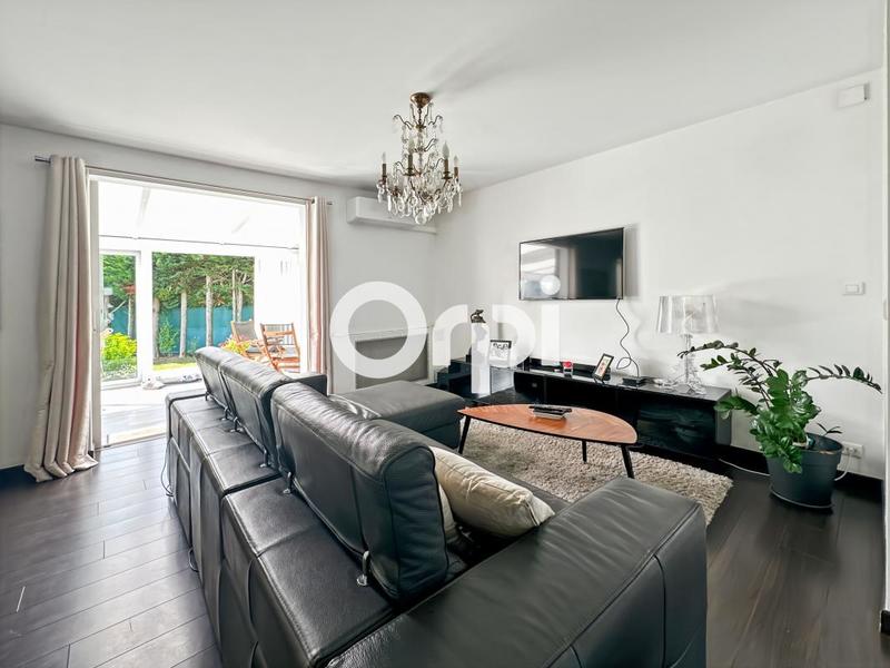 Maison - 213 m² - 6 pièces