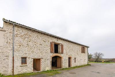 Maison - 330 m² - 9 pièces