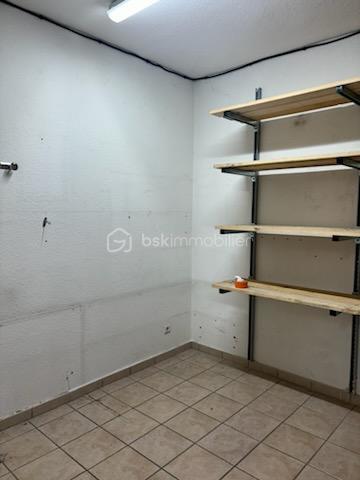 Local d'activité / Entrepôt - 140 m² - 3 pièces