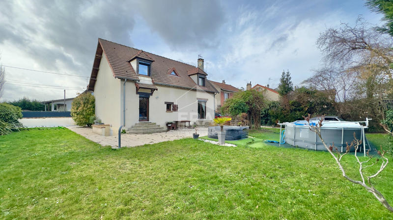 Maison - 140 m² - 6 pièces