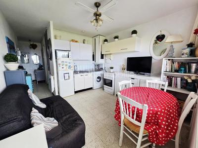 Studio - 25 m² - 2 pièces