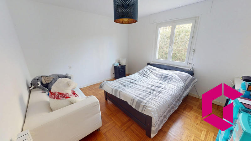 Maison traditionnelle - 243 m² - 5 pièces