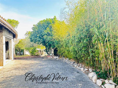 Maison - 231 m² - 7 pièces