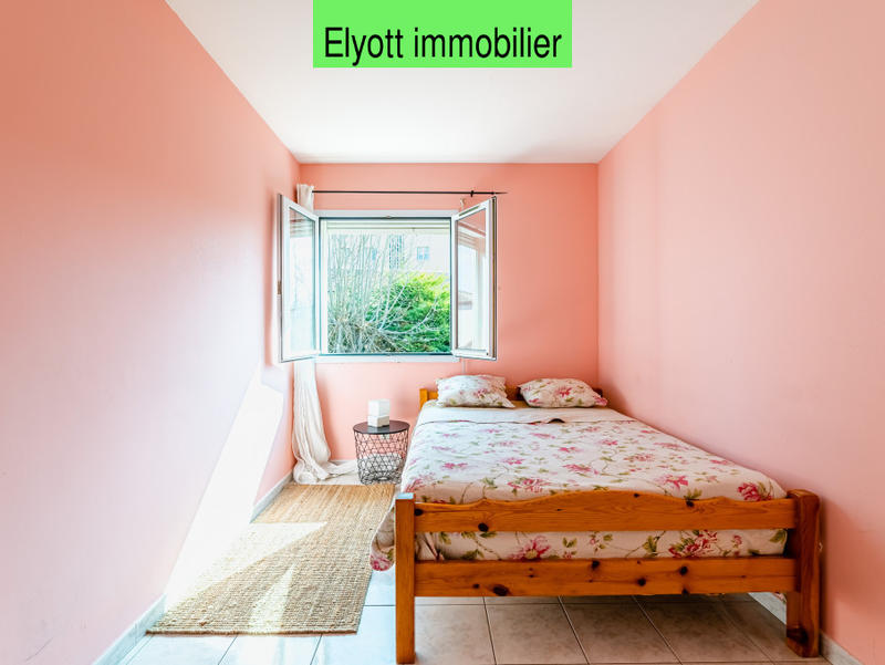 Maison - 232 m² - 12 pièces