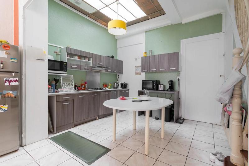 Maison - 227 m² - 9 pièces