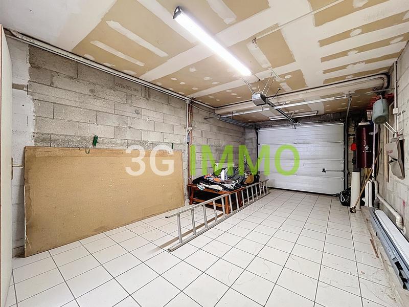 Maison traditionnelle - 218 m² - 9 pièces