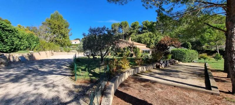 Villa - 215 m² - 8 pièces