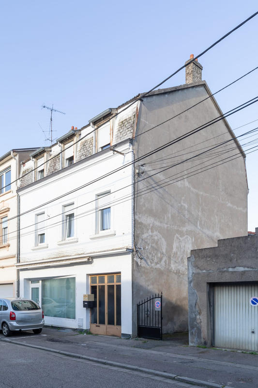 Maison - 162 m² - 9 pièces