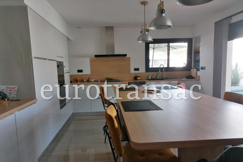 Villa - 179 m² - 7 pièces