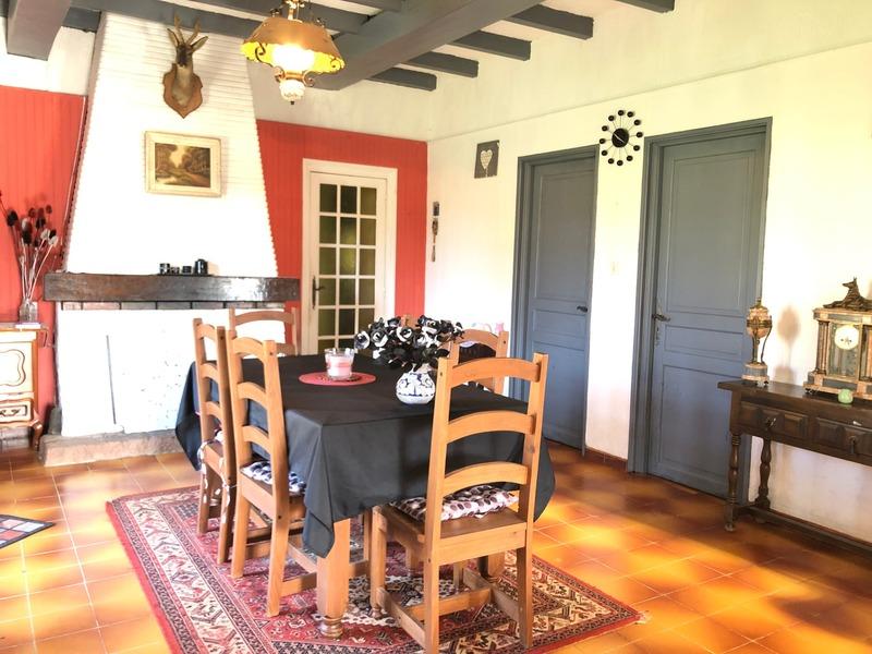 Maison - 240 m² - 9 pièces