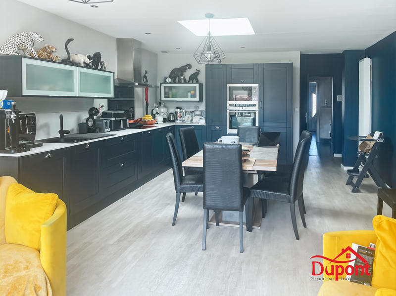 Maison - 190 m² - 8 pièces