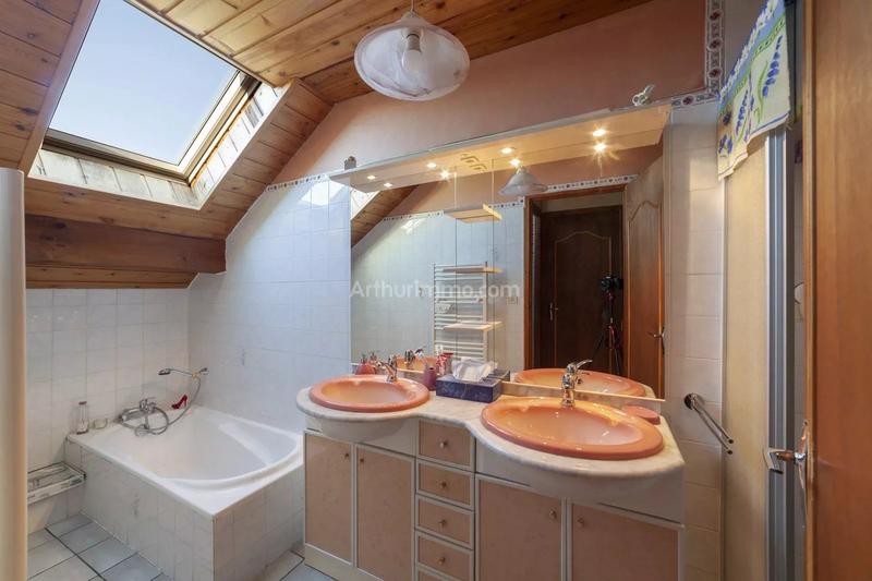 Appartement - 79 m² - 2 pièces