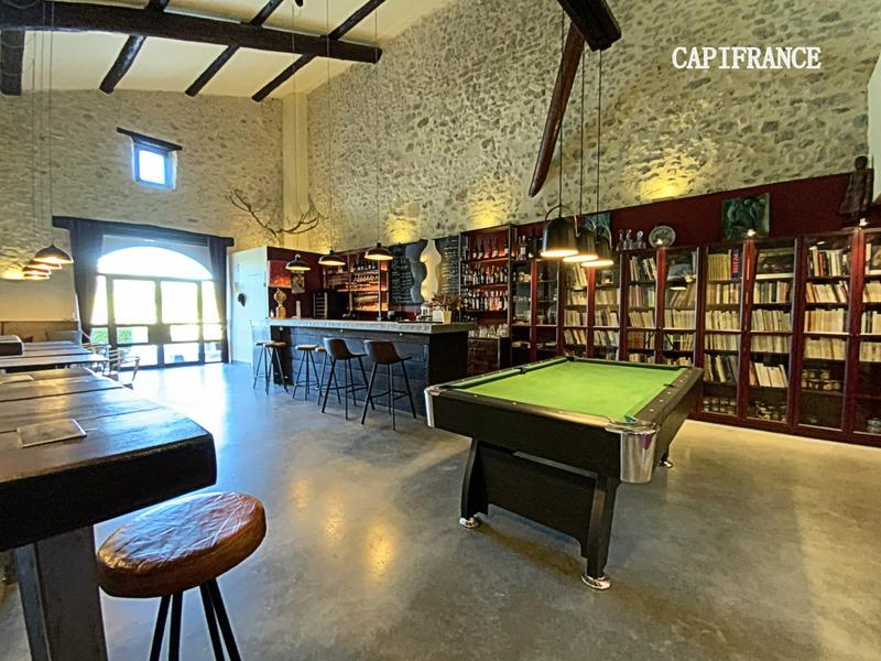 Fonds de commerce - 561 m²